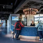 Student Experience - Luxury *