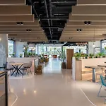 Student Experience - Luxury