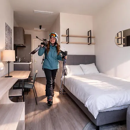 Living Experience Hostel *