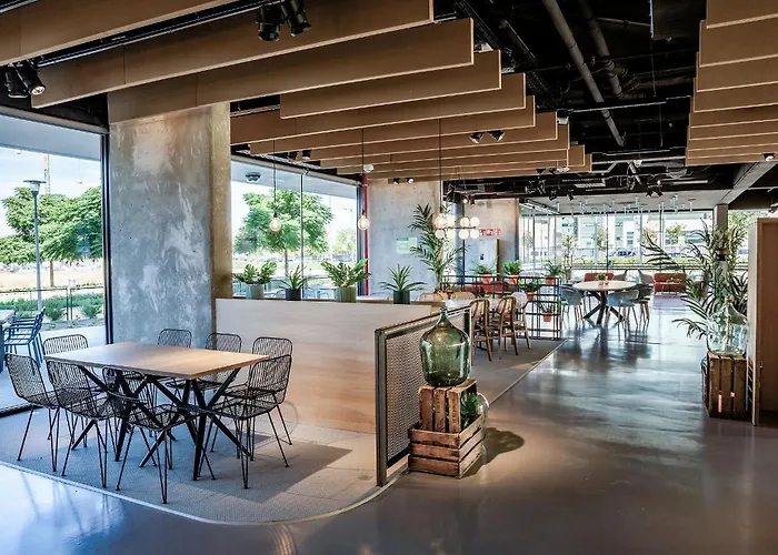 Living Experience Hostel